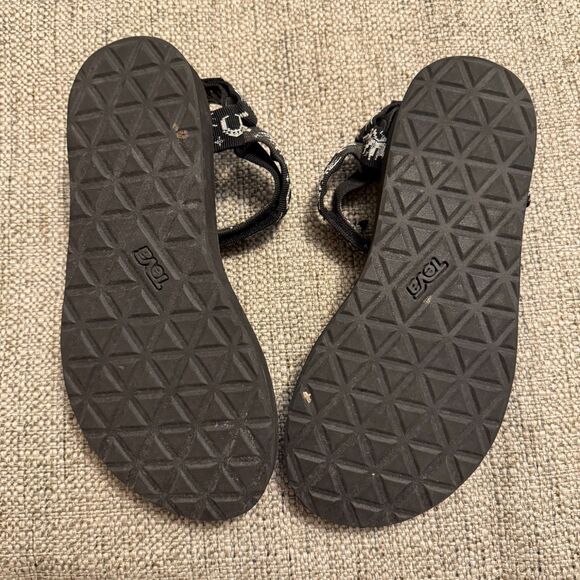 Teva Women's Monochrome Patterned Sandals - Picture 2 of 9